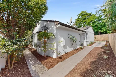 2/20 Clonaig St, Brighton East, VIC 3187