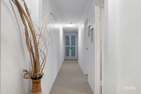 Property photo of 16/8 Paradise Parade Paradise Point QLD 4216