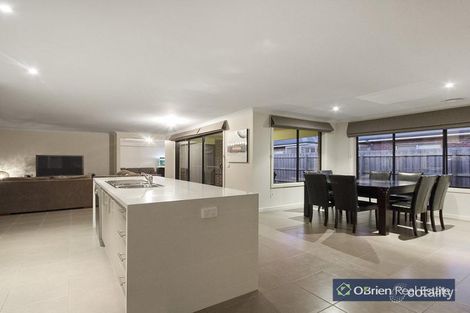 Property photo of 10 Georgia Close Tooradin VIC 3980