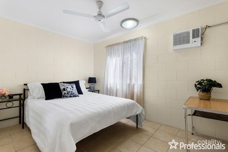 Property photo of 2/116-118 Greenslopes Street Edge Hill QLD 4870