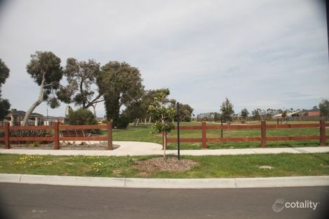 Property photo of 22 Weebill Way Pakenham VIC 3810