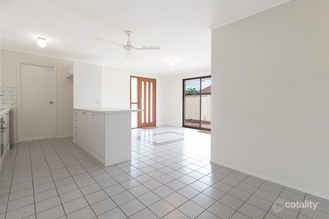 Property photo of 2/17 Callistemon Court Arundel QLD 4214