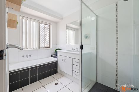 Property photo of 22 Lamberth Road Regents Park QLD 4118