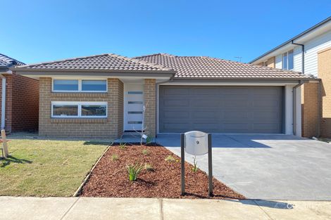 9 Redding St, Cranbourne East, VIC 3977