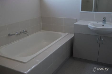 Property photo of 2/5 Hakea Court Dennington VIC 3280