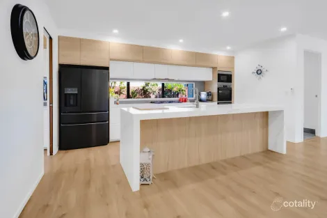 Property photo of 12 Hocking Street Arundel QLD 4214