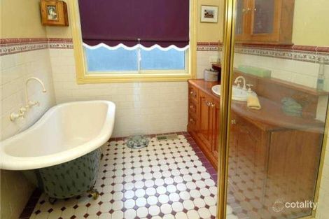 Property photo of 61 Stonebridge Way Attwood VIC 3049