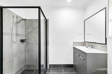 Property photo of 32 Sailaway Circuit Eli Waters QLD 4655