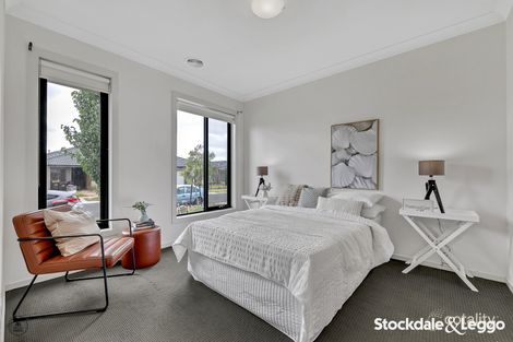 Property photo of 7 Pearce Way Weir Views VIC 3338