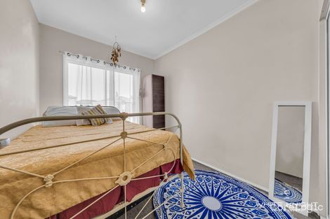 Property photo of 2/4 Camphora Place St Albans VIC 3021