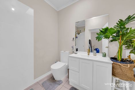 Property photo of 2/4 Camphora Place St Albans VIC 3021