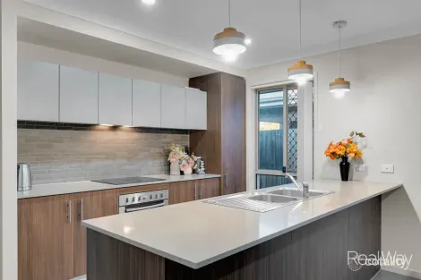 Property photo of 24 Sovereign Drive Deebing Heights QLD 4306