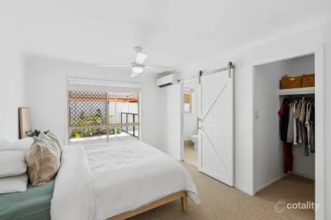 Property photo of 33 County Lane Merrimac QLD 4226