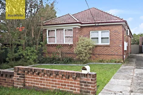 32 Taylor St, Lakemba, NSW 2195