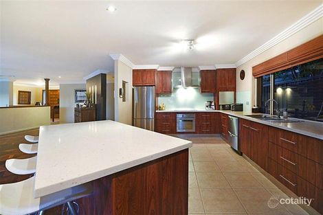 7 Huon St, Broadbeach Waters, QLD 4218