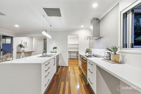 Property photo of 20 Cranleigh Street Wynnum West QLD 4178