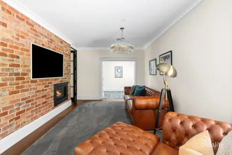 Property photo of 49 Flinders Way Griffith ACT 2603