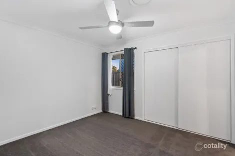 Property photo of 19 Greenways Esplanade Parkinson QLD 4115