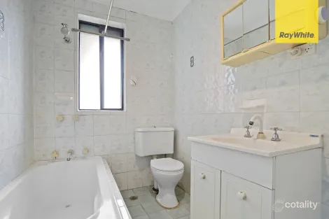 Property photo of 22 Tahiti Avenue Lethbridge Park NSW 2770