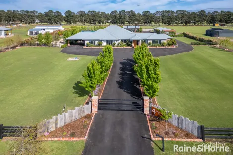 Property photo of 4 Misty View Court Gisborne VIC 3437