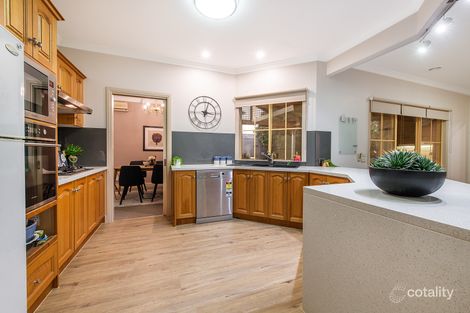 Property photo of 16 Manhatten Terrace Rowville VIC 3178