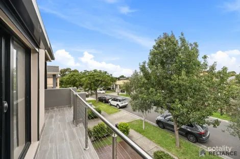 Property photo of 3 Watersedge Way Roxburgh Park VIC 3064