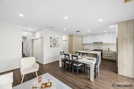 Property photo of 3 Watersedge Way Roxburgh Park VIC 3064