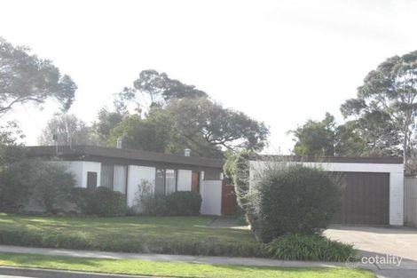 17 Elmbank Dr, Keysborough, VIC 3173