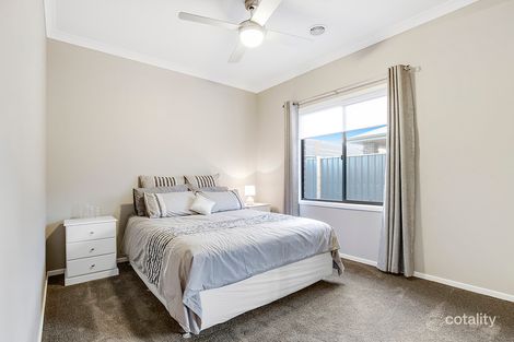 Property photo of 31 Celadon Grove Botanic Ridge VIC 3977
