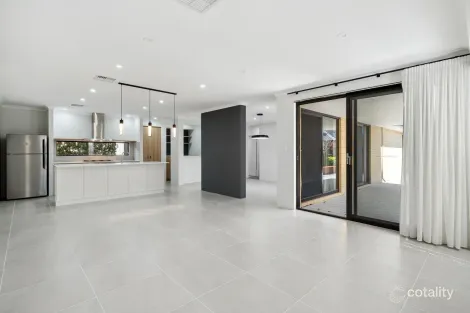 Property photo of 16 Quartz Road Treeby WA 6164