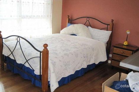 Property photo of 17 Rylandes Drive Gladstone Park VIC 3043