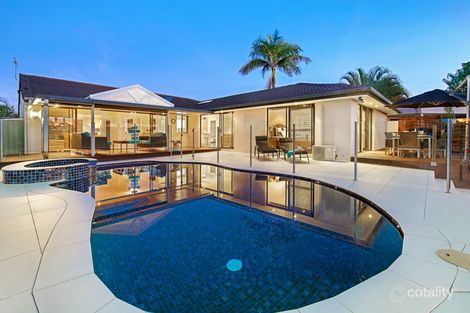 Property photo of 16 Selkirk Avenue Benowa QLD 4217