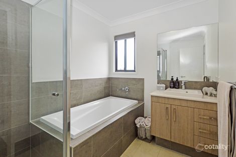 Property photo of 11 Kangaroo Crescent Springfield Lakes QLD 4300