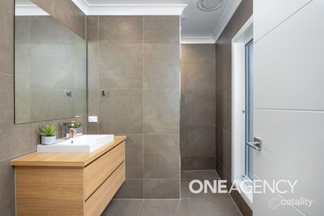 Property photo of 43 Gasnier Loop Boorooma NSW 2650