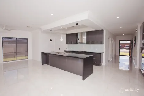 Property photo of 17 Lanza Grove Griffith NSW 2680