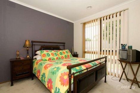 Property photo of 18 Sunbird Crescent Carrum Downs VIC 3201