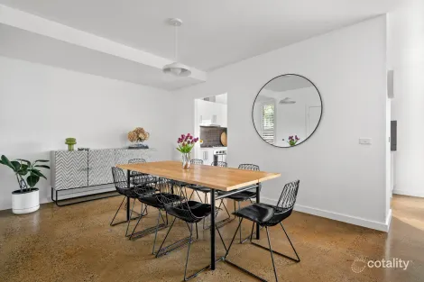 Property photo of 2/12 Evans Crescent Reservoir VIC 3073