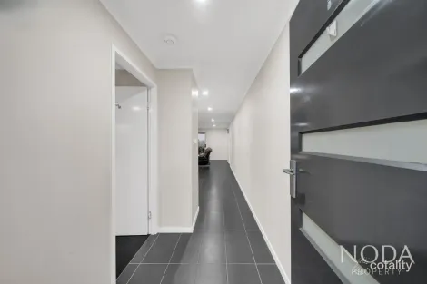 Property photo of 6 Rosella Way Deebing Heights QLD 4306