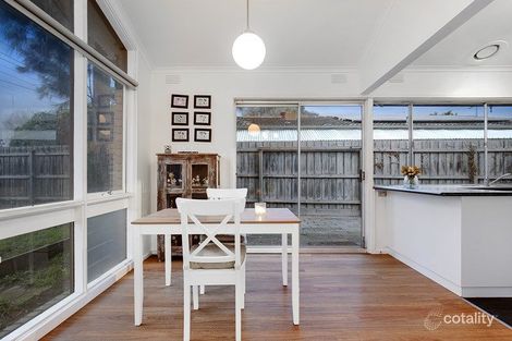 Property photo of 27 Henry Crescent Seaford VIC 3198