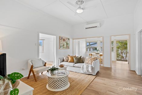 15 Southall St, Fairfield, QLD 4103