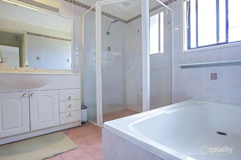 Property photo of 9 Dandenong Close Bossley Park NSW 2176