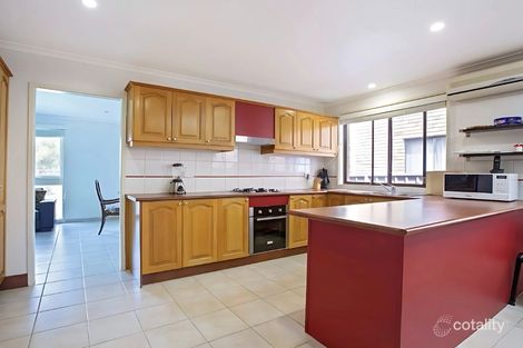 Property photo of 9 Dandenong Close Bossley Park NSW 2176