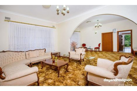 Property photo of 32 Narani Crescent Earlwood NSW 2206