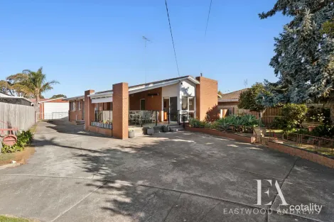 Property photo of 3 Tanner Court Breakwater VIC 3219