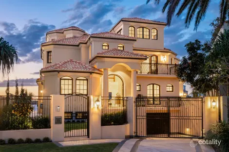 15 Westminster Ct, Paradise Point, QLD 4216