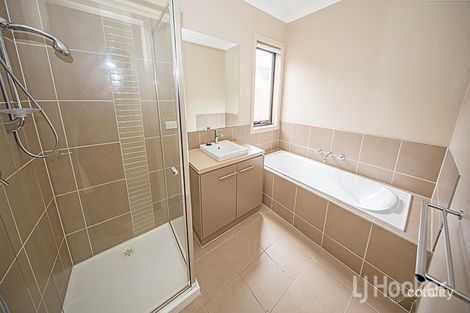 Property photo of 33 Peter Pan Crescent Kurunjang VIC 3337