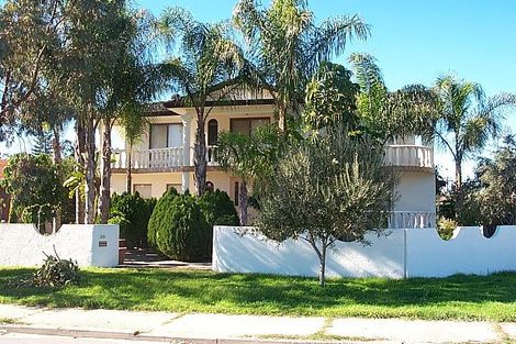 28 Mather Rd, Beaconsfield, WA 6162