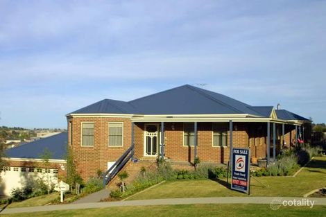 Property photo of 11 Mountain View Circuit Beaconsfield VIC 3807