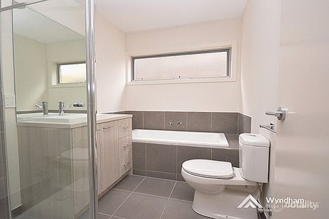 Property photo of 8/5 Thomas Carr Drive Tarneit VIC 3029