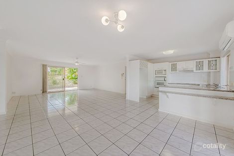 Property photo of 1/38 Kirkland Avenue Coorparoo QLD 4151
